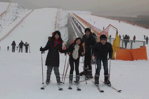大訊，年會，年終活動，滑雪